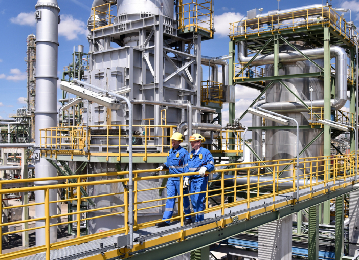 Go to market with chemical manufacturing CPQ software that simplifies complexity